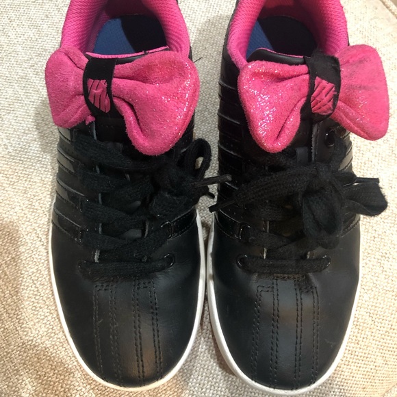 black and pink k swiss